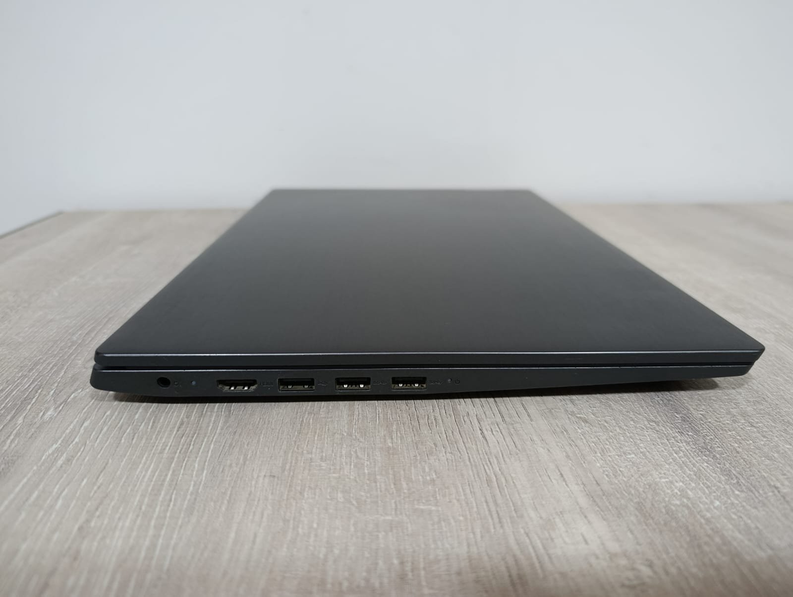 NOTEBOOK LENOVO V15 82C7 RYZEN 5 3500U 8GB RAM HDD 1TB + NVME 512GB - Image 2