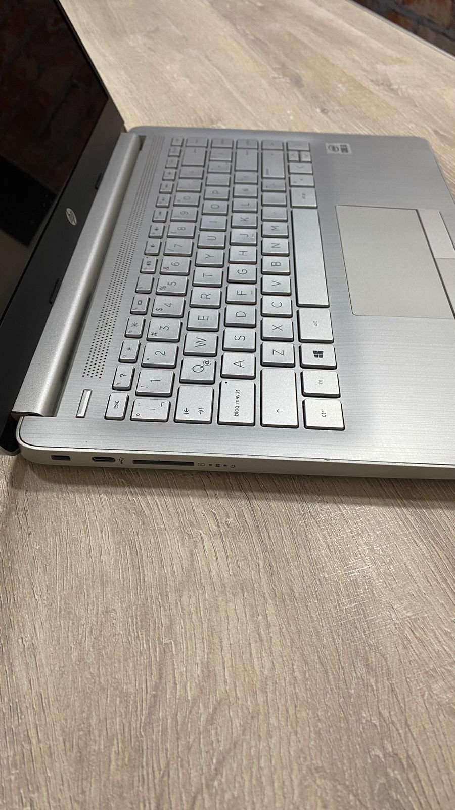 HP 14-CF2077LA I3-1010U 8GB RAM SSD NVME 256GB - Image 4