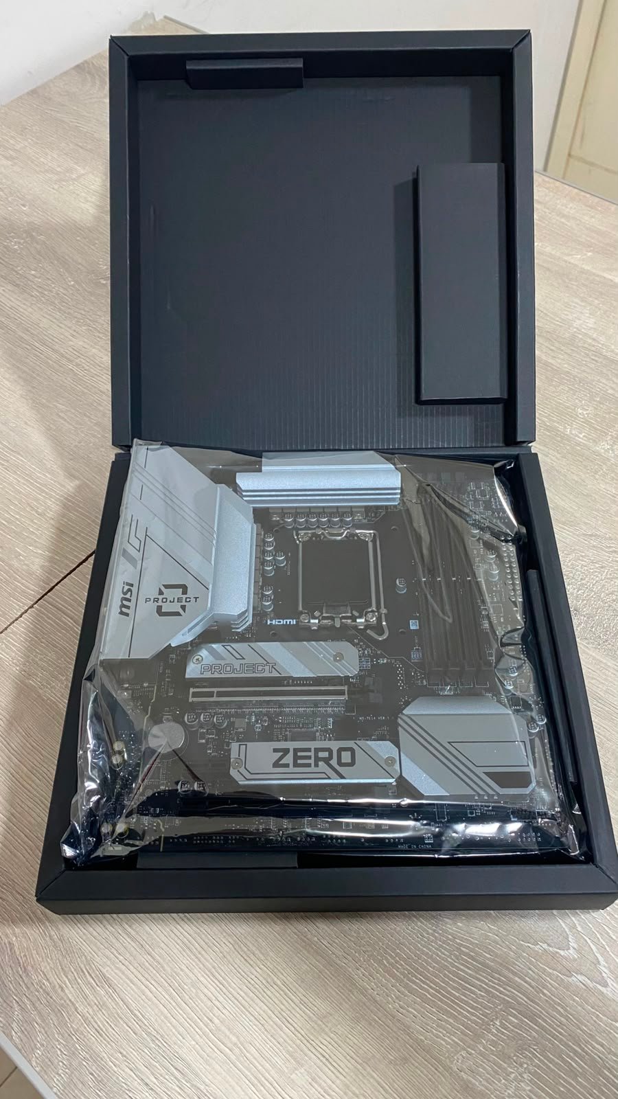 MOTHERBOARD MSI S1700 B760M PROJECT ZERO DDR5 BOX M-ATX USADA SELECCIONADA - Imagen 3